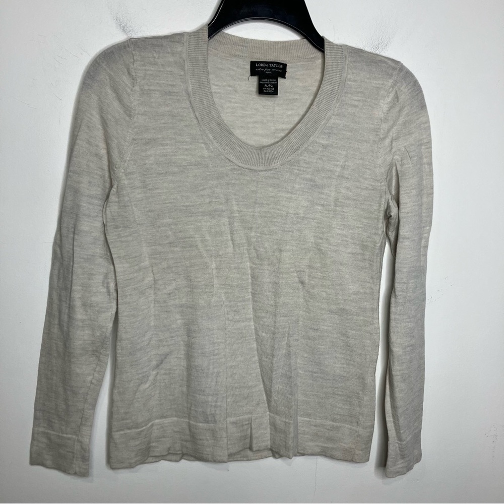 Lord & Taylor 100% merino wool sweater women’s‎ size large petite natural fibers